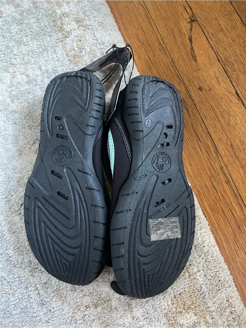 Body Glove Black and Aqua Slip-On Water Shoe. Size 7. NWT - Picture 3 of 4